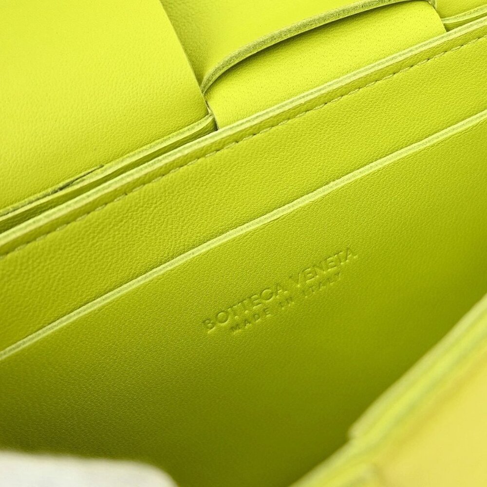 BOTTEGA VENETA GREEN INTRECCIATO WAIST BUM BAG B09242743K NQ01440 - Picture 6 of 9